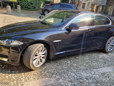 Usata Jaguar XF Luxury 240 CV (176 kW) 2014 Nero Berlina