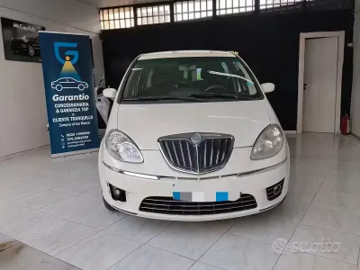 Usata Lancia Musa 69 CV (50 kW) 2008 Bianco Monovolume