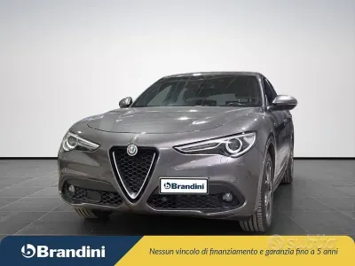 Usata Alfa Romeo Stelvio Ti 209 CV (153 kW) 2022 Grigio scuro SUV