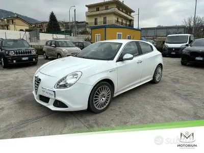 Usata Alfa Romeo Giulietta Exclusive 105 CV (77 kW) 2011 Bianco Utilitaria