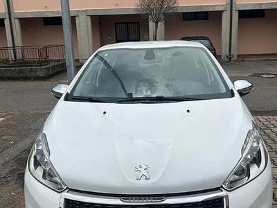 Usata Peugeot 208 Allure 82 CV (60 kW) 2015 Bianco Utilitaria