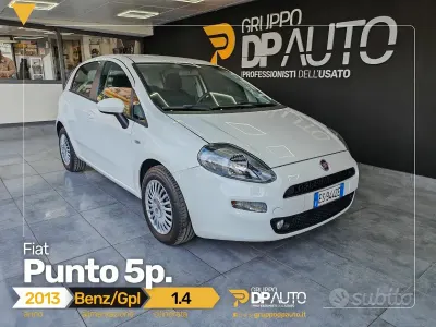 Begagnad Fiat Punto Street 77 HK (56 kW) 2013 Vit Halvkombi