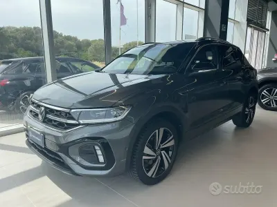 Usata VW T-Roc R-line 150 CV (110 kW) 2023 Grigio SUV