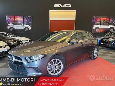 Usata Mercedes A180 Business 116 CV (85 kW) 2020 Grigio Berlina