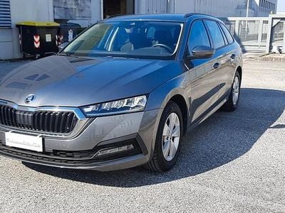 Usata Skoda Octavia Executive 115 CV (84 kW) 2023 Grigio Station wagon