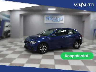 Usata VW Polo Life 95 CV (69 kW) 2022 Blu Berlina