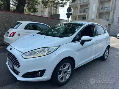 Usata Ford Fiesta 95 CV (69 kW) 2016 Bianco Utilitaria