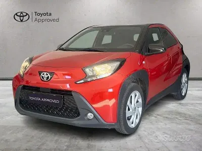 Usata Toyota Aygo X Trend 72 CV (52 kW) 2022 Rosso SUV