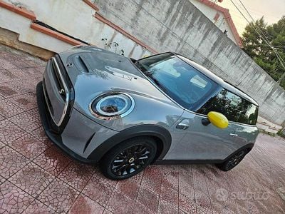 Usata Mini Cooper SE 135 kW (184 CV) 2021 Grigio Utilitaria
