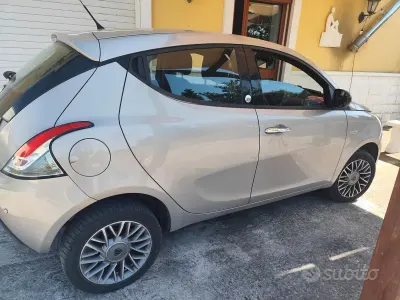 Usata Lancia Ypsilon Gold 85 CV (62 kW) 2013 Utilitaria