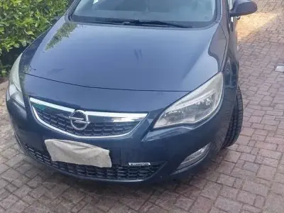 Usata Opel Astra Sport 110 CV (80 kW) 2012 Station wagon