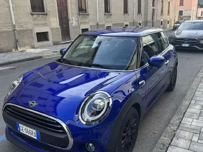 Usata Mini ONE 75 CV (55 kW) 2021 Blu Utilitaria