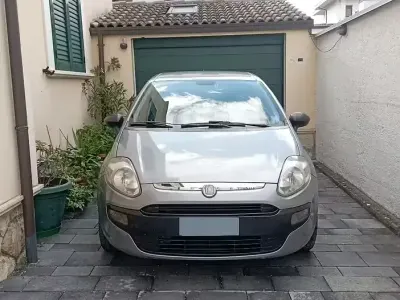 Usata Fiat Punto Evo 65 CV (47 kW) 2010 Grigio Utilitaria