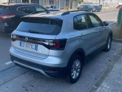 Usata VW T-Cross 101 CV (74 kW) 2021 Argento SUV
