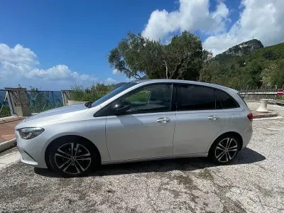 Usata Mercedes B180 136 CV (100 kW) 2019 Grigio Utilitaria