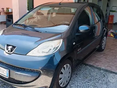 Usata Peugeot 107 68 CV (50 kW) 2007 Utilitaria