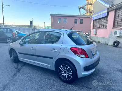 Usata Peugeot 207 73 CV (53 kW) 2010 Grigio Berlina