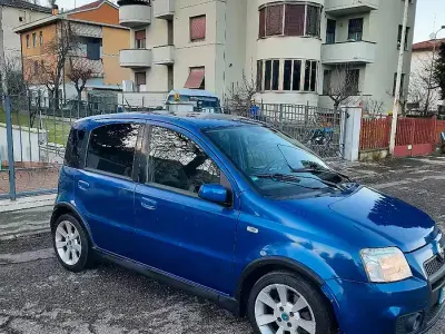 Usata Fiat Panda 101 CV (74 kW) 2007 Blu Utilitaria