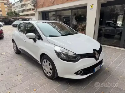 Usata Renault Clio 75 CV (55 kW) 2013 Bianco Utilitaria