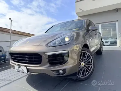 Usata Porsche Cayenne Platinum Edition 250 CV (183 kW) 2016 Grigio SUV