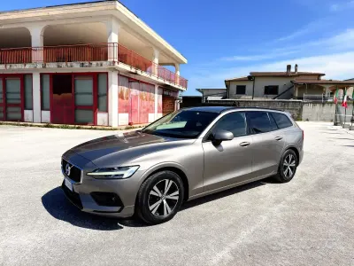Usata Volvo V60 Business Edition 150 CV (110 kW) 2019 Beige Station wagon