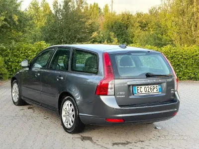 Usata Volvo V50 109 CV (80 kW) 2010 Grigio Station wagon