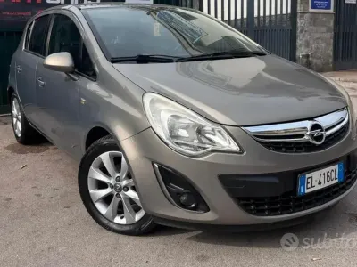 Usata Opel Corsa 75 CV (55 kW) 2013 Giallo Utilitaria