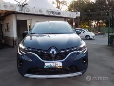 Usata Renault Captur Business 116 CV (85 kW) 2021 Blu SUV