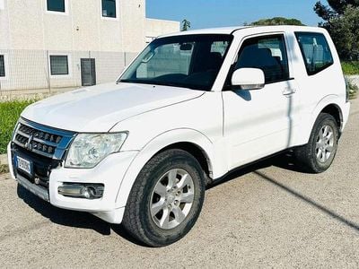 Usata Mitsubishi Pajero Intense 190 CV (139 kW) 2016 Bianco SUV
