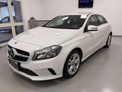 Usata Mercedes A180 109 CV (80 kW) 2018 Bianco polare Berlina
