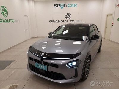 Neu Lancia Ypsilon 101 PS (74 kW) 2025 Grau Kleinwagen
