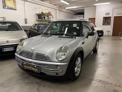 Begagnad Mini ONE 90 HK (66 kW) 2004 Grå Halvkombi