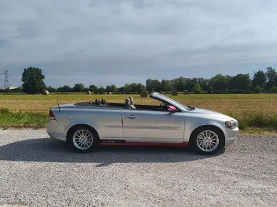 Usata Volvo C70 179 CV (131 kW) 2007 Grigio Cabrio