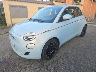 Usata Fiat 500e Icon 42 kW (58 CV) 2021 Blu/azzurro Utilitaria