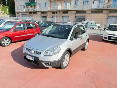 Usata Fiat Sedici Dynamic 120 CV (88 kW) 2011 Argento SUV