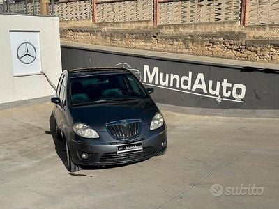 Usata Lancia Musa 90 CV (66 kW) 2007 Grigio Monovolume