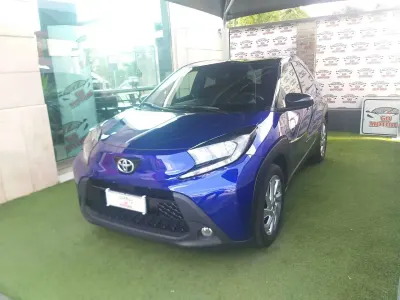 Usata Toyota Aygo X Lounge 72 CV (52 kW) 2022 Blu/azzurro SUV