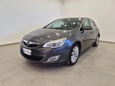 Brugt Opel Astra 125 HK (91 kW) 2010 Grå Sedan