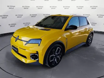 Usado Renault 5 E-Tech Komfort 110 kW (150 CV) 2025 Amarillo Utilitario