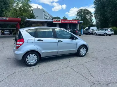 Käytetty Mercedes A150 Avantgarde 95 HP (69 kW) 2009 Harmaa Sedan