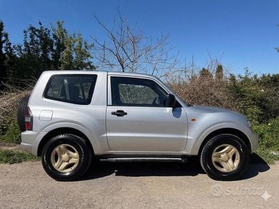 Usata Mitsubishi Pajero 2001 Grigio SUV