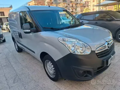 Usata Opel Combo 95 CV (69 kW) 2018 Grigio Monovolume