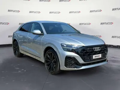 Usata Audi Q8 S-Line 394 CV (289 kW) 2024 Argento SUV