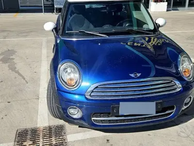 Usata Mini Cooper D 109 CV (80 kW) 2007 Bluazzurro Utilitaria