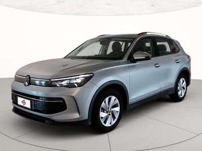 Usata VW Tiguan Life 150 CV (110 kW) 2024 Dolomite silver metallizzato SUV