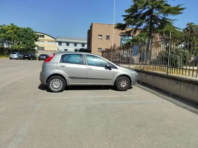 Usata Fiat Grande Punto Active 77 CV (56 kW) 2008 Utilitaria