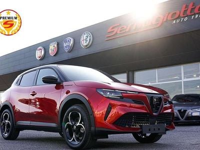 Nuova Alfa Romeo Junior Edizione Speciale 136 CV (100 kW) 2025 Rosso brera tetto nero SUV