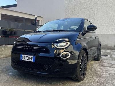Usata Fiat 500e La Prima 42 kW (58 CV) 2023 Nero Utilitaria