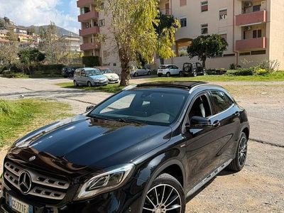 Usata Mercedes GLA200 136 CV (100 kW) 2017 Nero SUV