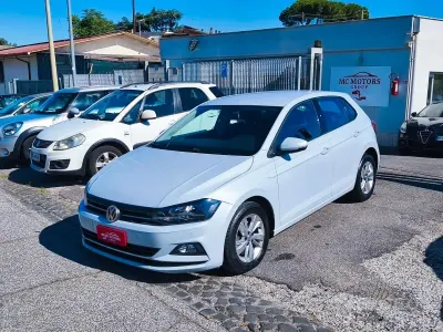 Usata VW Polo Comfortline 95 CV (69 kW) 2018 Blu/azzurro Utilitaria